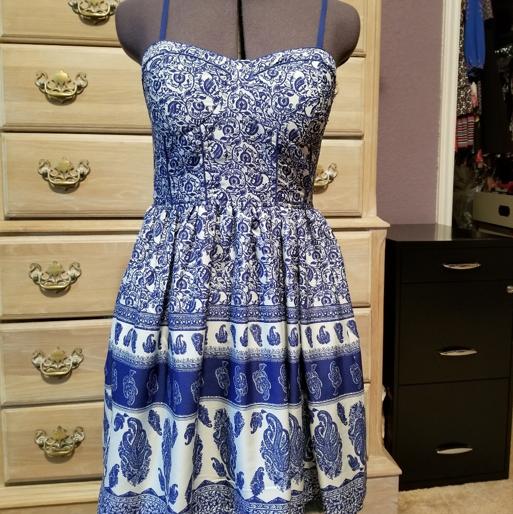 American Rag Blue & White Paisley Patterned Dress Size Small